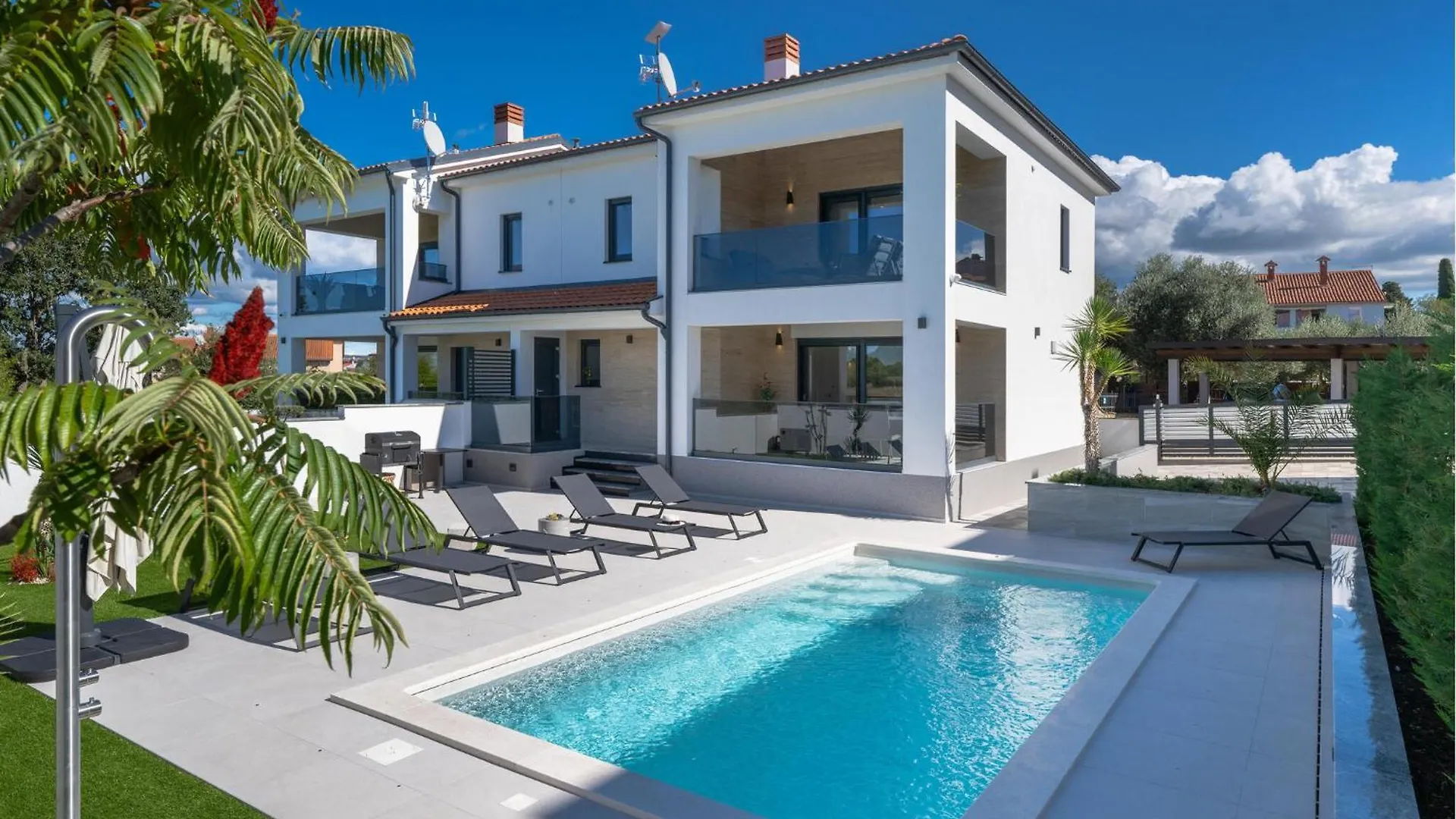 Stunning Home In Stinjan With Wifi