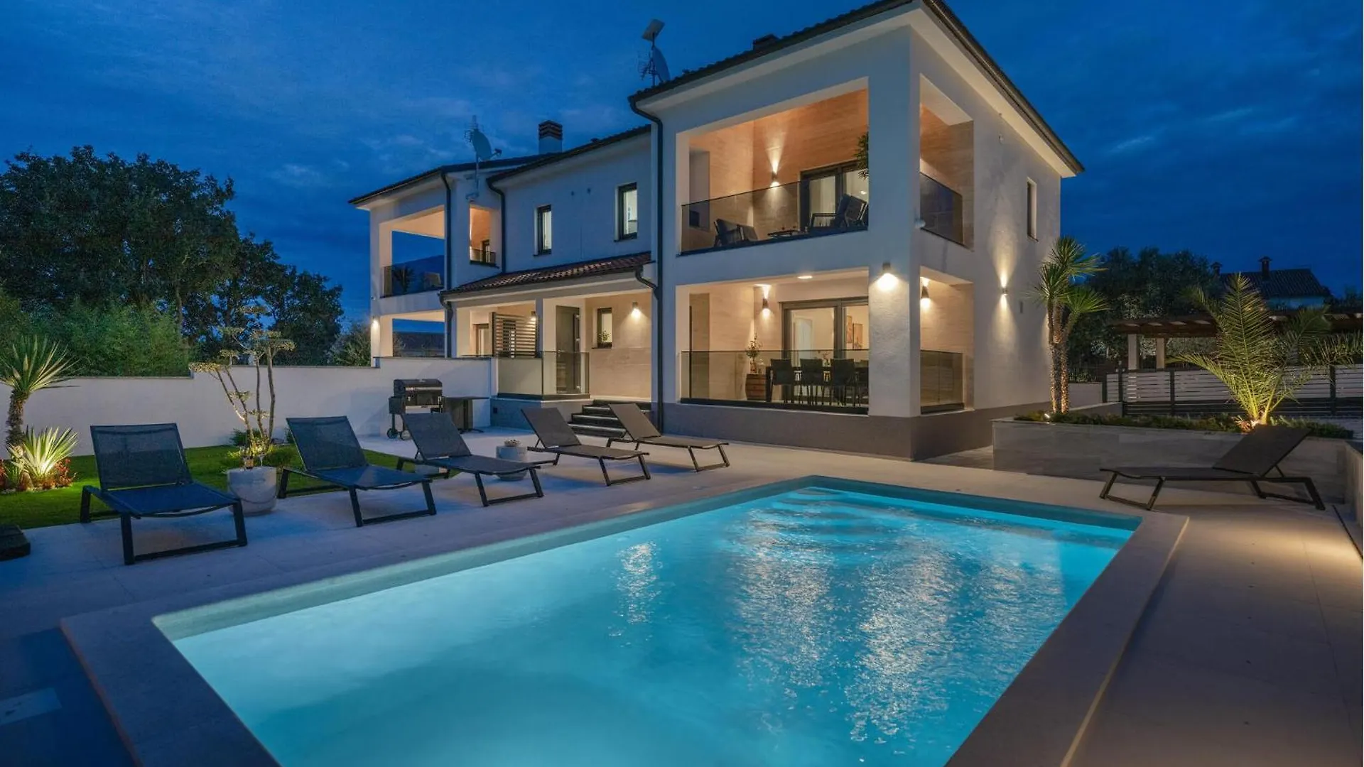 Stunning Home In Stinjan With Wifi 0*,  Croatia